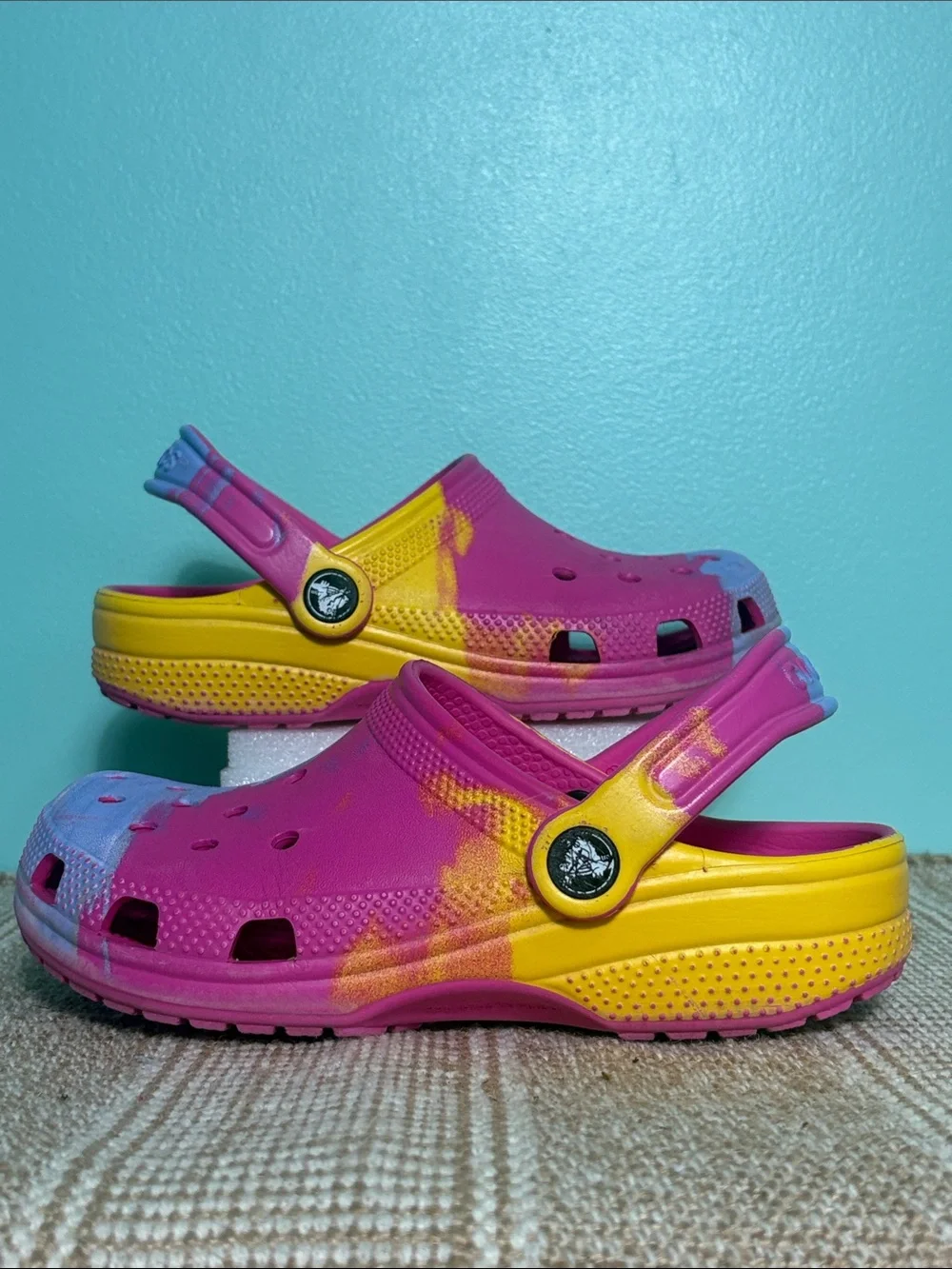 CROCS Kids Classic Ombre Clogs With Heel Strap. Multi Color/Tie Dye. Size— J 2